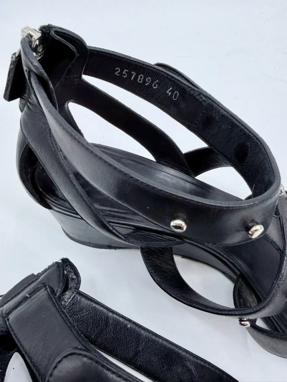 GUCCI Sigourney Studded Leather Wedge Gladiator Sandals Black Size 40